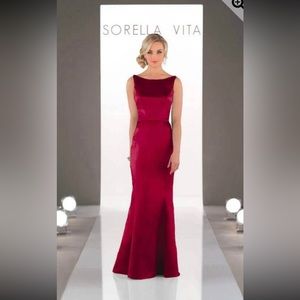 Sorella Vita Satin Bridesmaid
Dress burgundy Sz 14 US.